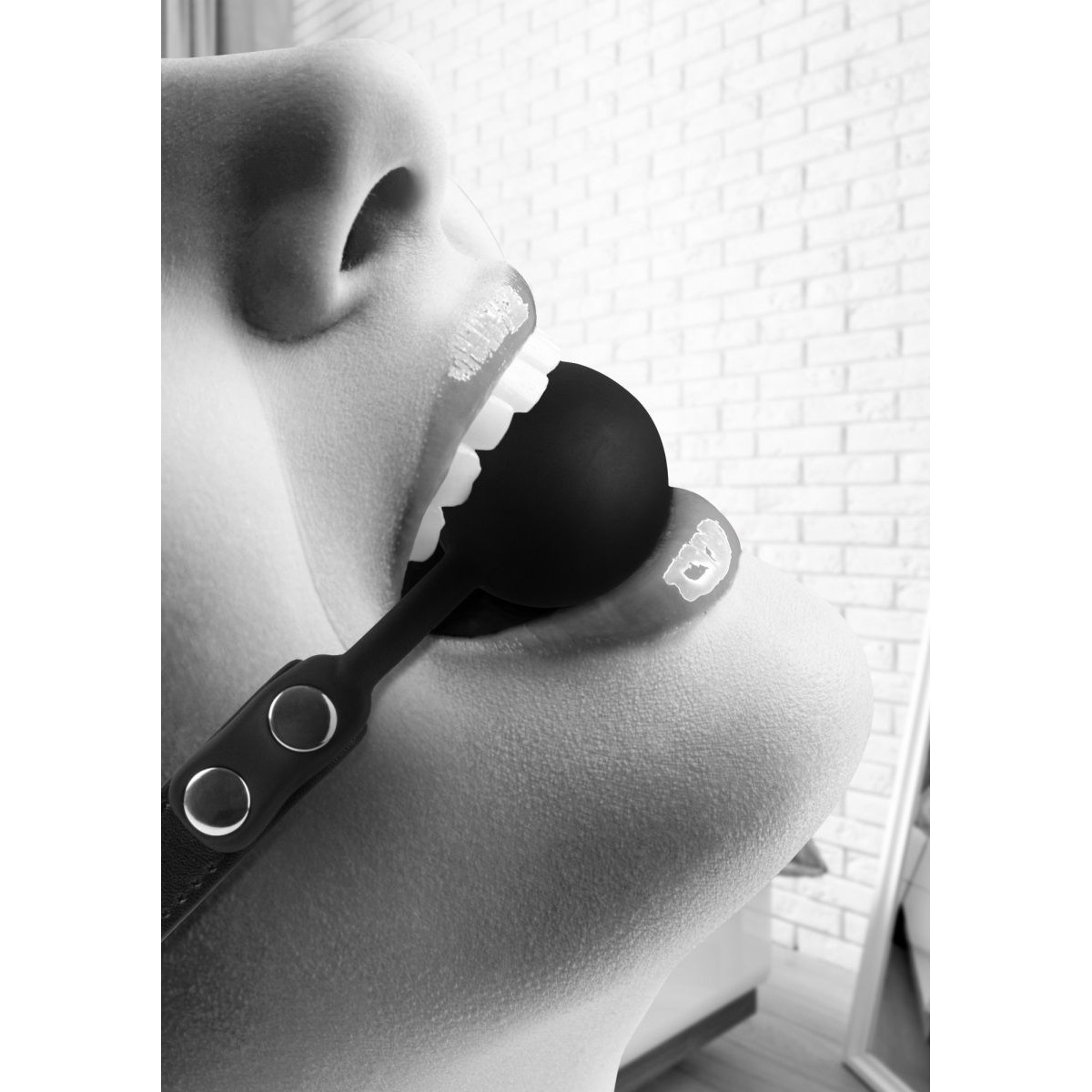 Купить черный кляп-шарик silicone ball gag with adjustable bonded leather straps Image